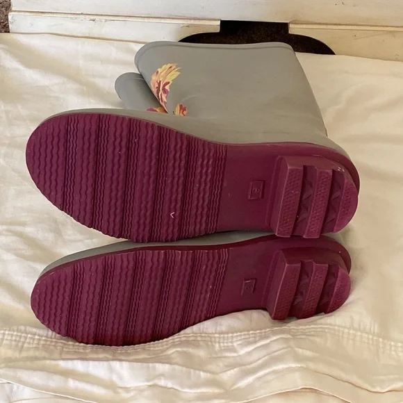 Rain Boots Size 9 - Picture 6 of 6